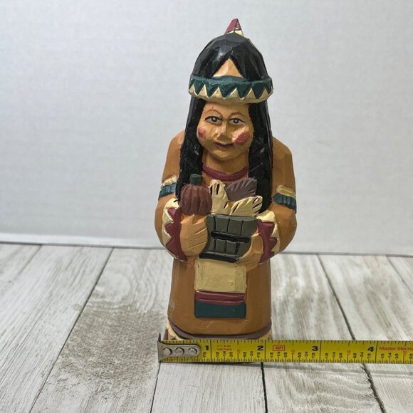 Vintage Folk Art Wood Indigenous Native American Woman Figurine Carved Painted - Picture 6 of 6
